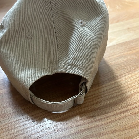 Fox Cap🦊 - Picture 2 of 3